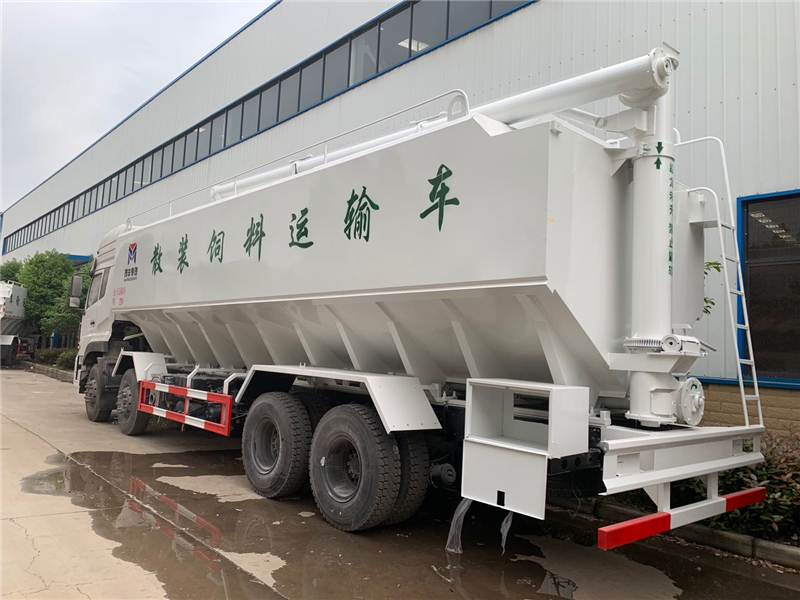天龍前四后八電動44方散裝飼料運輸車
